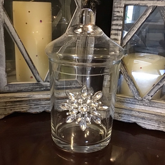 Heavy glass apothecary or candy jar with crystal snowflake - Picture 1 of 5